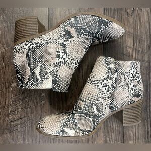 Womens Snakeskin Ankle Boots from Maurice’s Size 9.5